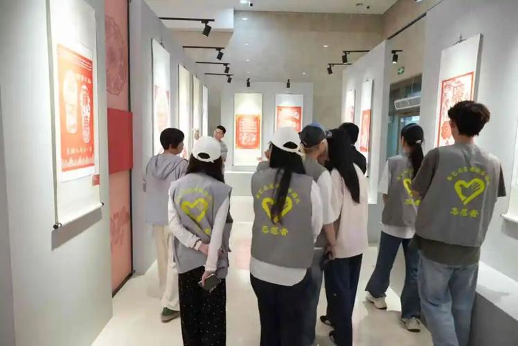山东艺术学院国际交流学院开展非遗文化研学社会实践活动 以文化交融织就中外友谊之桥
